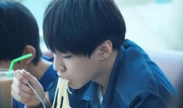 爆料吃瓜王俊凯视频,吃瓜王背后的真实故事